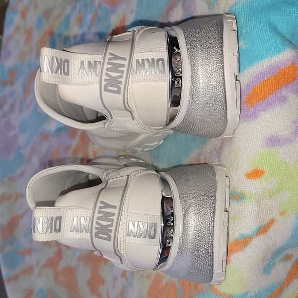 DKNY Women's Size 8.5 Kari-slip on white & silver sneakers - Picture 7 of 12